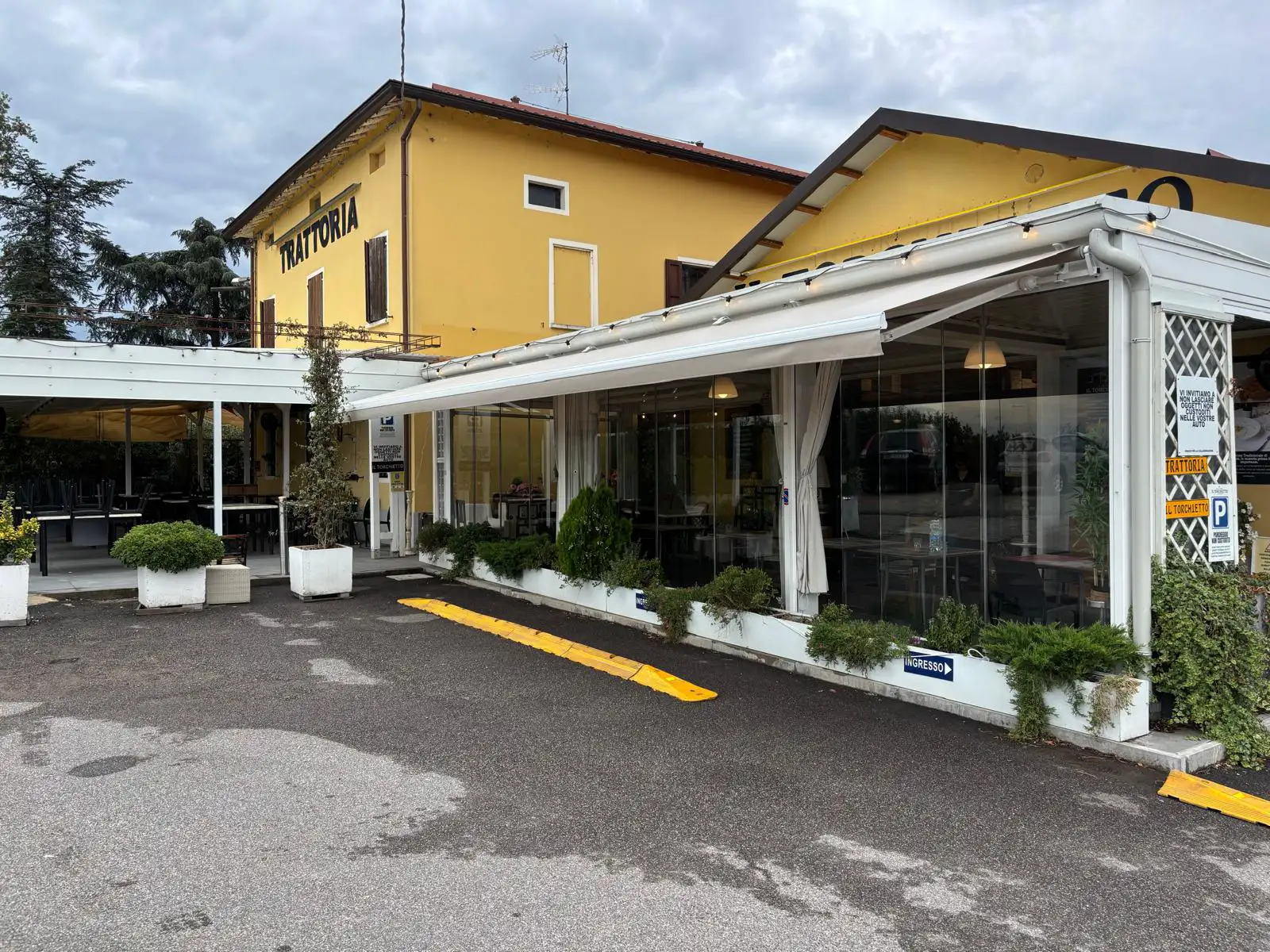 copertura-esterna-ristorante-il-torchietto-carpi-1 Tenda esterna per ristorante – Il Torchietto, Carpi (MO)